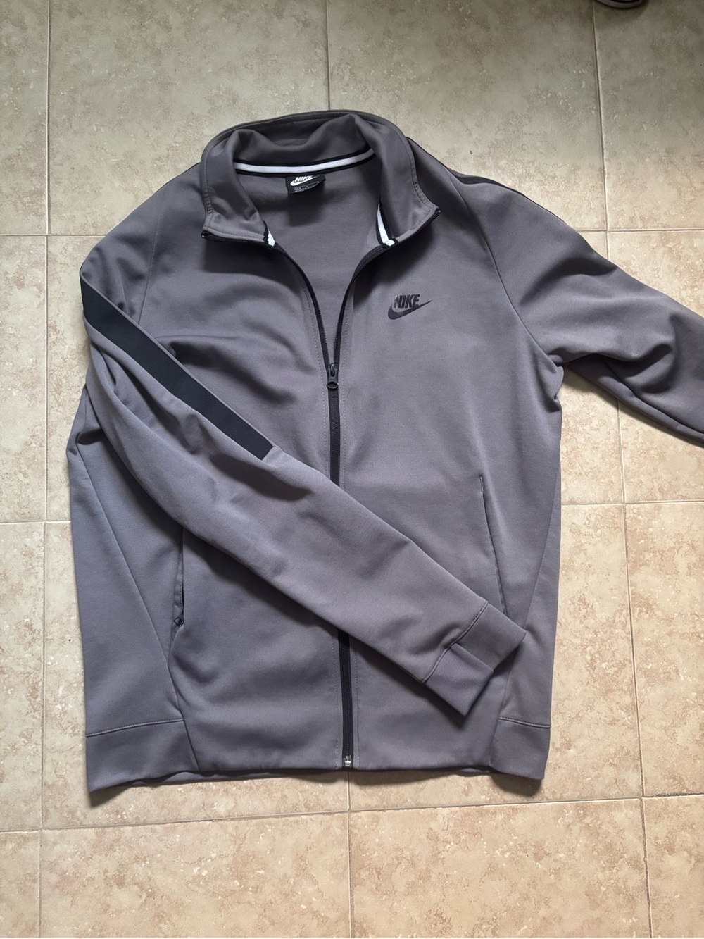 Nike Men’s Gray Full-Zip Performance Jacket with Black Stripe